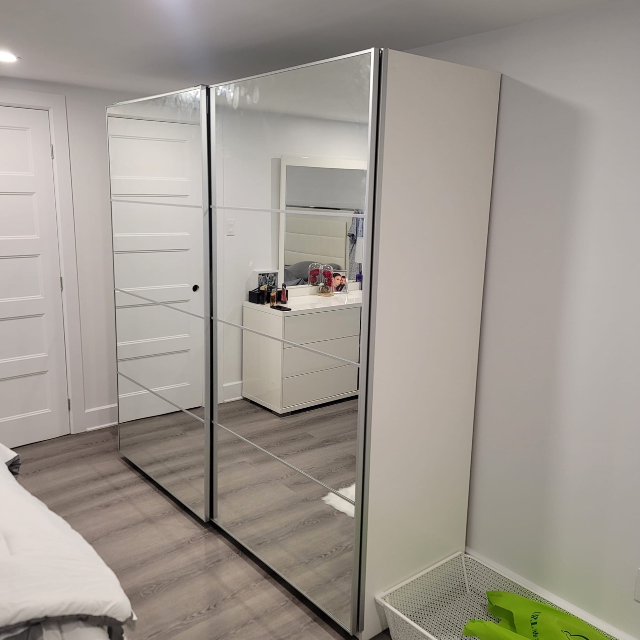 Wardrobe mirror