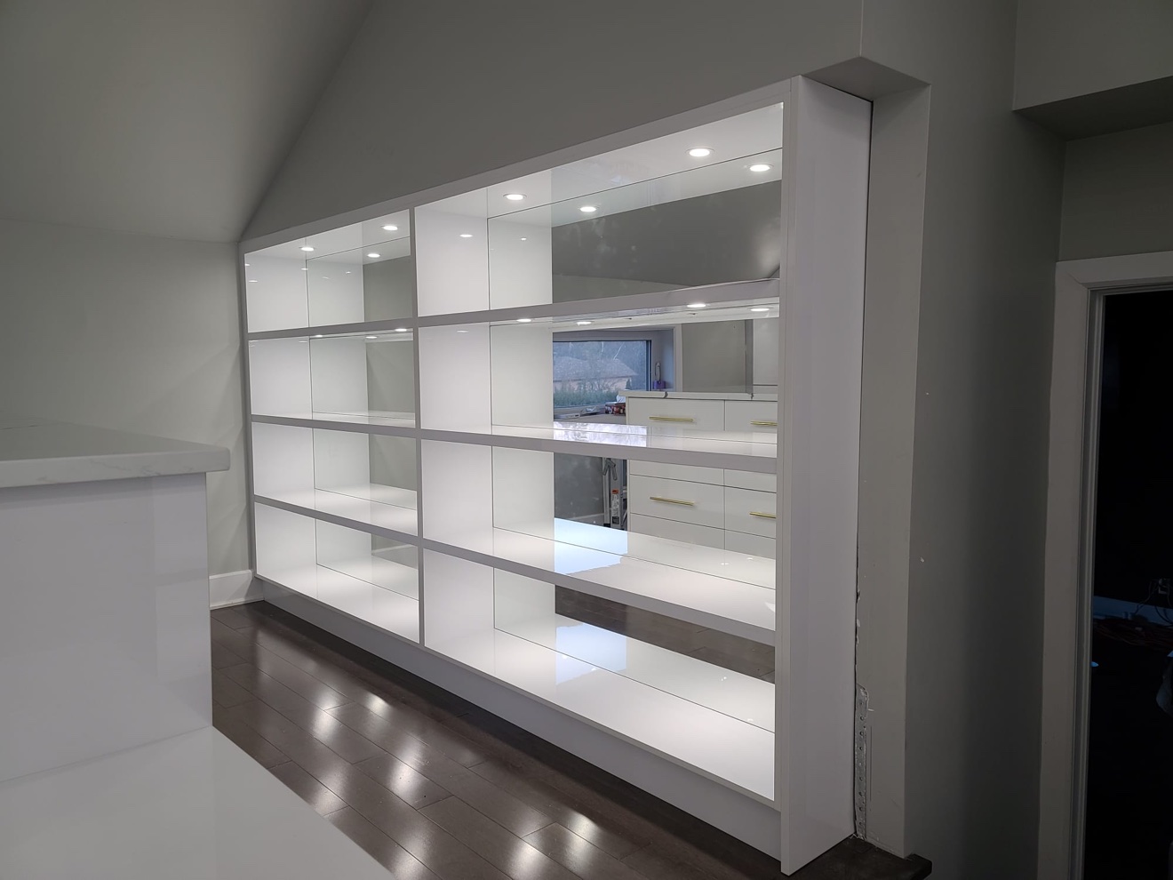 Wardrobe shelving
